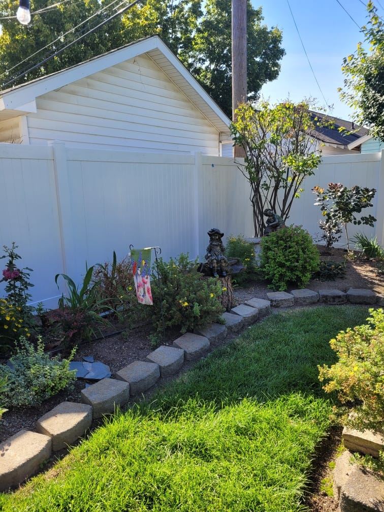 Oct 4th Vinyl Fence 03
